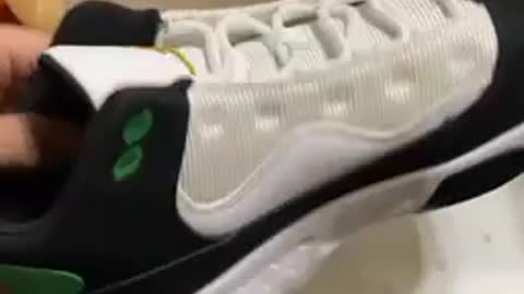 Unboxing Air Jordan Max Aura 2