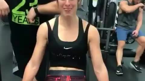 Girl sixes gym workouts video