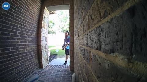 Amazon Delivery Fail - Throwing Packages in Austin Texas - RingDoor Bell