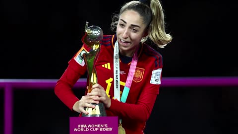 Spain's Carmona learns of father's death after world cup win