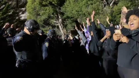 Nov 20 2019 Berkeley AnnCoulter event 1.3 'the cops and clan go hand in hand'