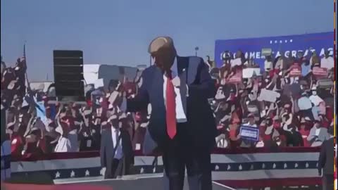 TRUMP dancing on baby shark song .