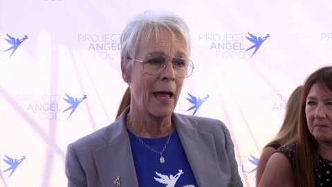 Jamie Lee Curtis hopes to be 'Switzerland' on strikes