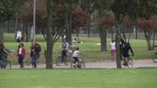Video: los bogotanos regresan masivamente a los parques