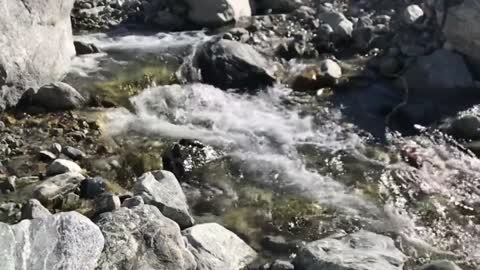 VENHA MEDITAR E SE ACALMAR AO SOM DE UM CALMO RIACHO...