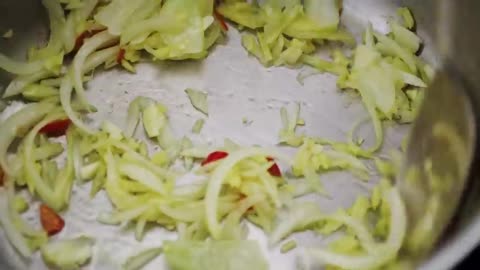 chef eats PLANT BASED MEALS to smash the LONDON MARATHON