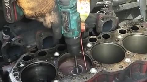Engine cylinder grinding