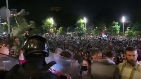Manifestación del pueblo de Serbia