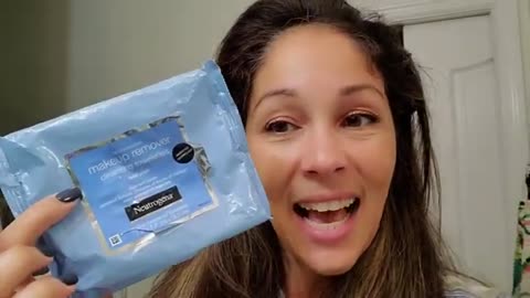 Neutrogena Makeup Remover Cleansing Face Wipes, Daily Cleansing Facial