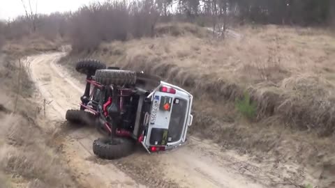 Funny off road 4x4 fails/accidents, hilarious, try not to laugh!!