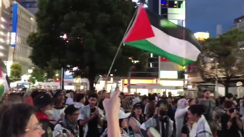 A large demonstration in favor of Palestine was held at Tokyo's Shibuya station.