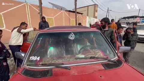 Displaced Palestinians Live in Car as War Rages | VOA News