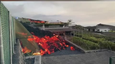 Volcano erupts on Spanish island of La Palma