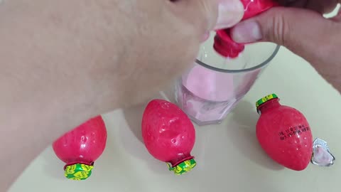 Video satisfatorio - satisfactory video - IOGURTE de morango brasileiro - embalagem engraçada