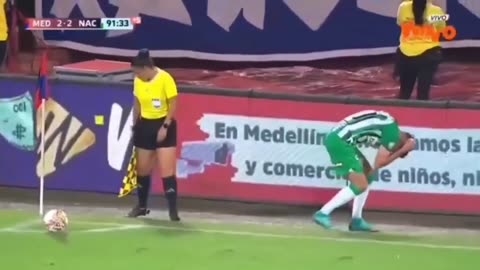 El futbolista uruguayo Pablo Ceppelini fue golpeado en la cabeza