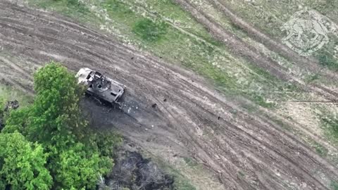 Ukrainian SOF striking a Russian IFV