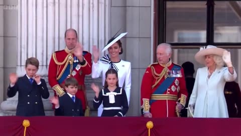 Kate Middleton appare con Carlo e famiglia è CGI e AI