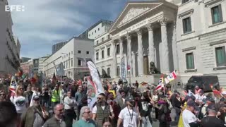 Protesta de varios miles de policías y guardias civiles en Madrid por la equiparación