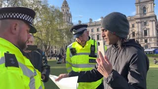 Met Police in London threatening @GhorbaniiNiyak for facts the met are usless.