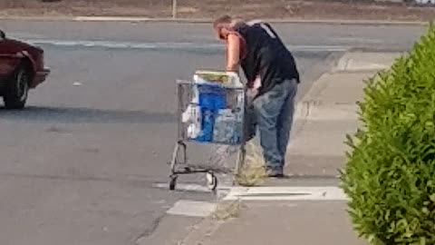 Man Uses His Food Stamps to Buy the Water, Just to Do This