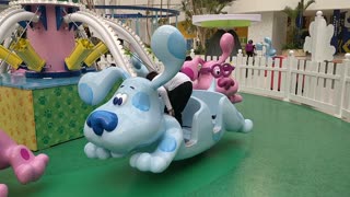 Dogs at Nickelodeon Universe - VID_20201011_114253
