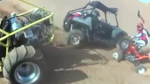 Crazy Stunting Cars Accident In The Desert