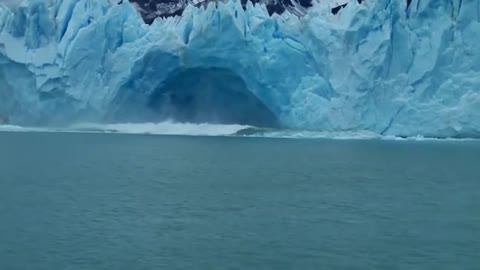 Ice shedding at Perito Moreno Glacier - El Calafate - Argentine Patagonia