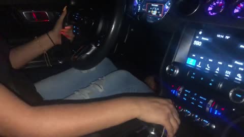 Girl driving manual ford Mustang 2019 501WHP