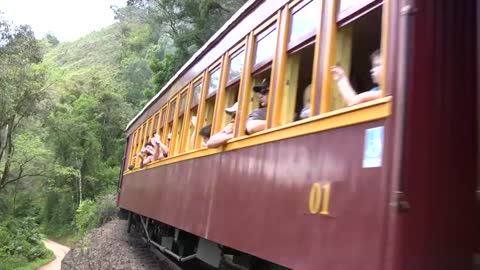 🇺🇸 (Retro Classic Video) Locomotiva 155 going full steam ahead in Serra do Mar - 2010 - (Brazil)