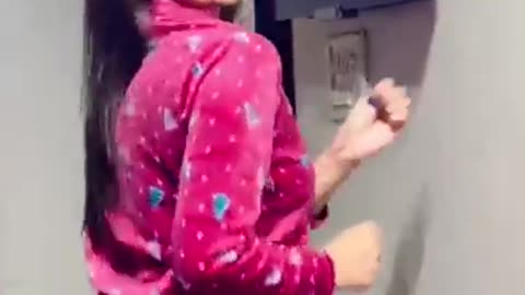 Indian Acter Anjali Arora Dance Video