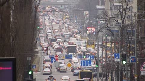 Long lines of traffic form near Kiev station after Russia launches attack on Ukr