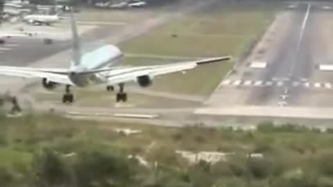 Plane makes winding turn for dangerous landing!