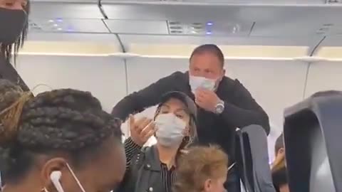 INSANE Vid Shows Special Needs Family Kicked Off Flight After 2-Year-Old Couldn’t Keep Mask On