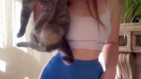 Cat trying to run from cute girl ❣️😍😍❣️😍❣️❤️🔥