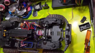 Installing a Savox Sw-2290SG into a Traxxas TRX4