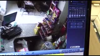 Video: Así fue el atraco de un establecimiento comercial en Bucaramanga