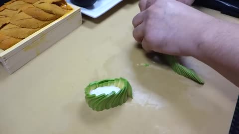 Avocado & Uni Gunkan