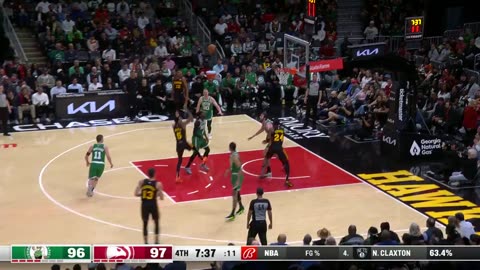 Dejounte Murray Explodes for 30! Celtics-Hawks Battle in Tight 4th