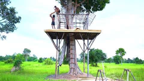 Build Greatness King Treehouse on the Higher Tree and feed wild Cows | Absolutely Perfect