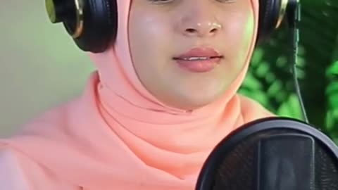 Beautiful Recitation tilawat Qur'an best voice by female /girl voice Quran