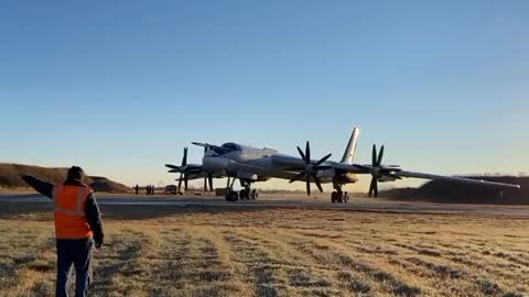 2 strategic missile carriers Tu-95ms of long-range aviation performed a planned flight