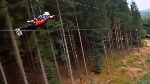 2 kilometres zip line feel the fly