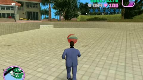 GTA Vice City - Tommy Vercetti dribbles a ball with his head