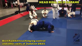 Head Roll Juji Gatame