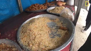 Breakfast in Kabul Afghanistan - Cinema Pamir Street food - Siri Paye - Chai - Liver fry - Nashta