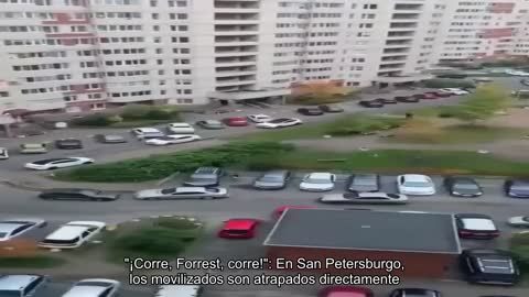 "¡Corre, Forrest, corre!": En San Petersburgo, los movilizados son atrapados en plena calle