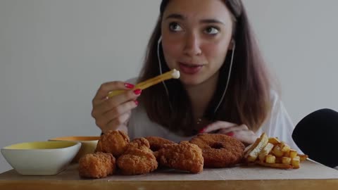 ASMR EATING SOUNDS | FRIED CHICKEN