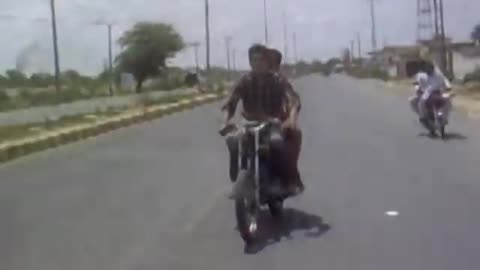 bike one whiling accident in pakistan 2016