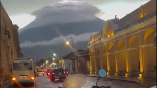 Incredible video shows lightning 'strikes upwards' from Agua Volcano in Guatemala
