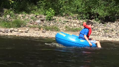 Remote Control Alligator Prank Scares People On The River